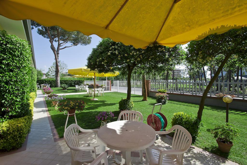 Hotel Versilia Lido di Camaiore Luaran gambar