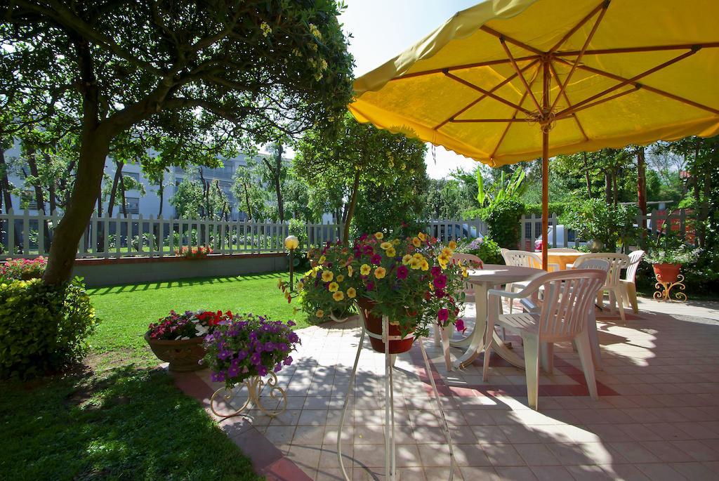 Hotel Versilia Lido di Camaiore Luaran gambar