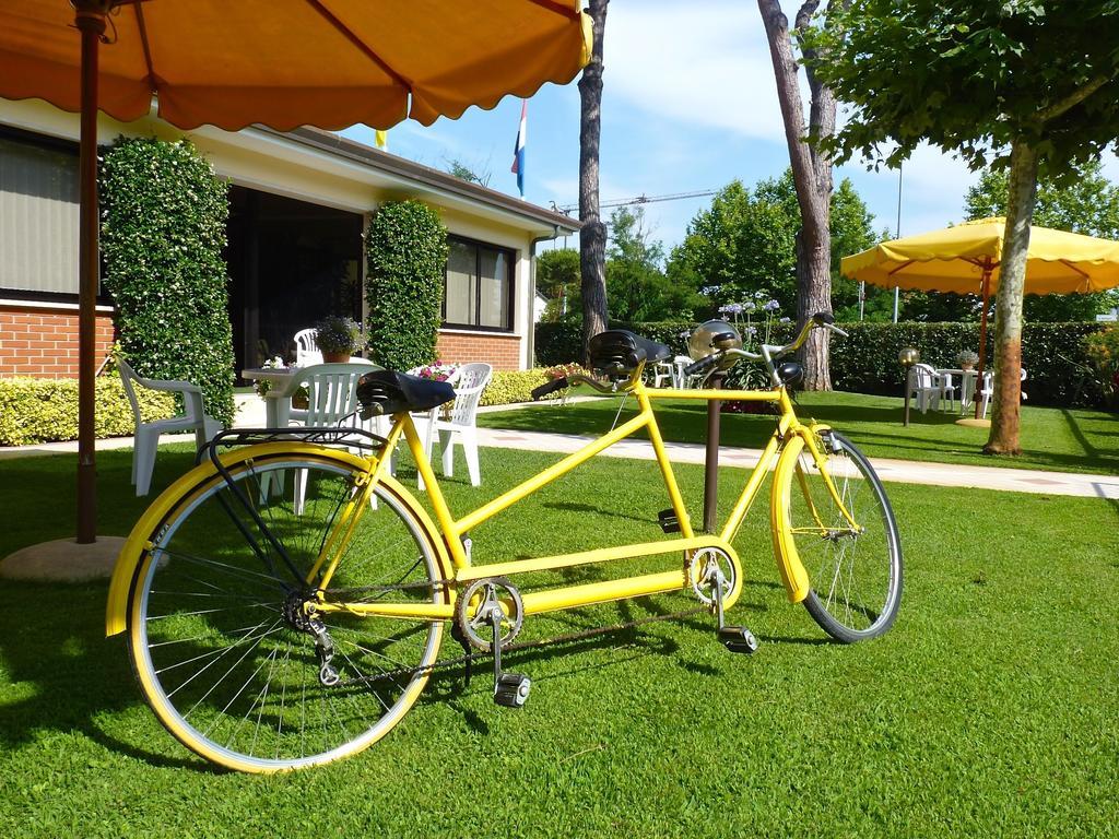 Hotel Versilia Lido di Camaiore Luaran gambar